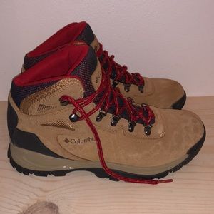Columbia Newton Ridge Waterproof Hiking Boots